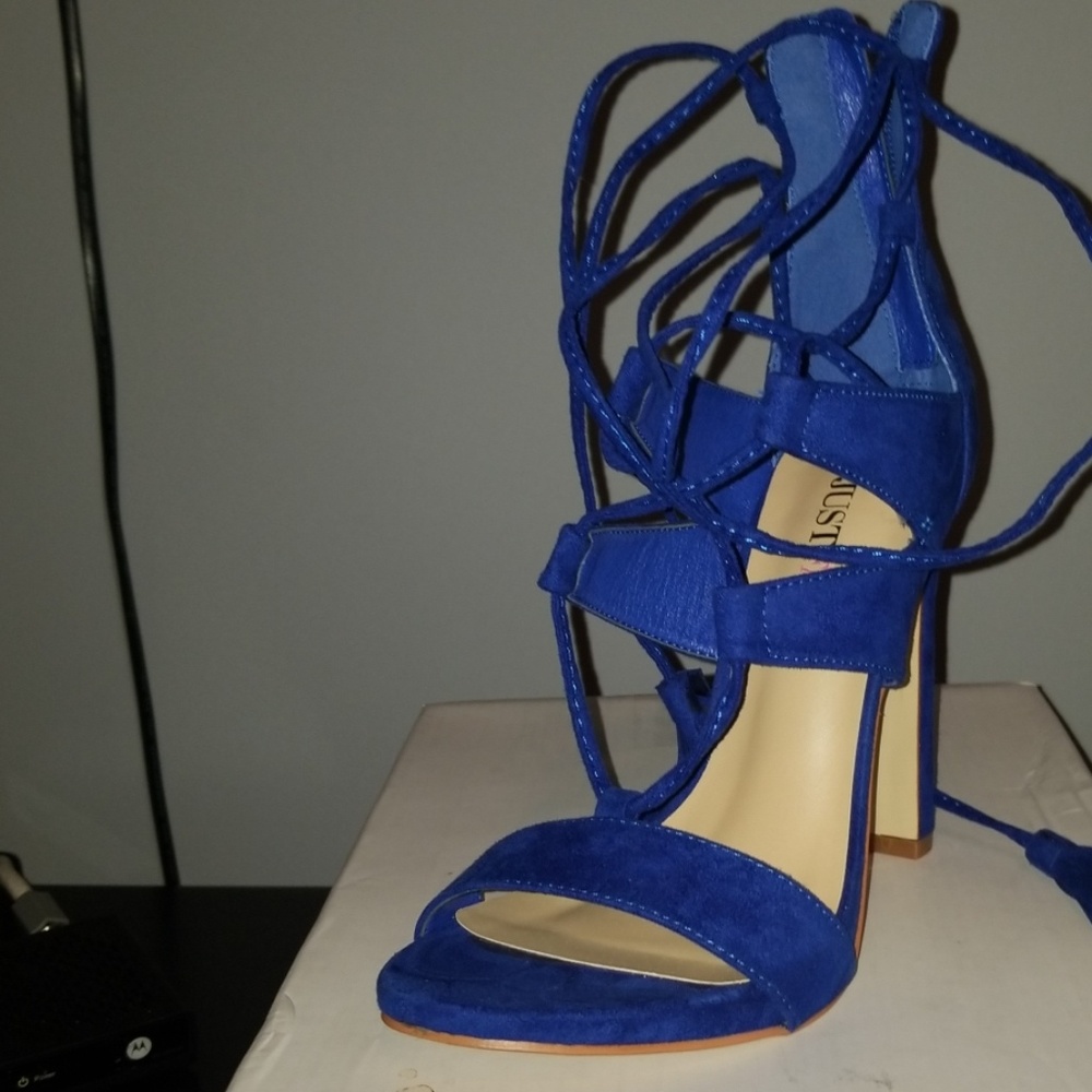 Heels - Picture 2 of 7